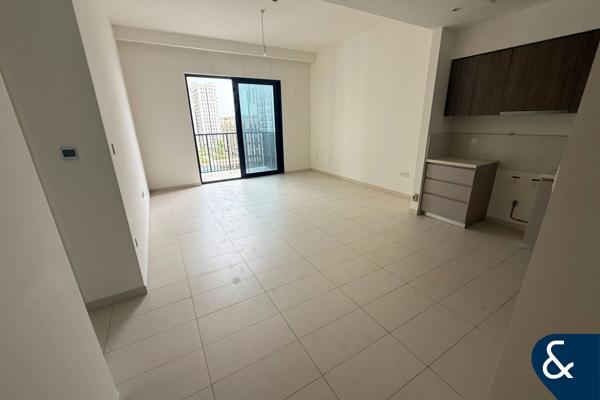 Unfurnished I Balcony I Direct park access